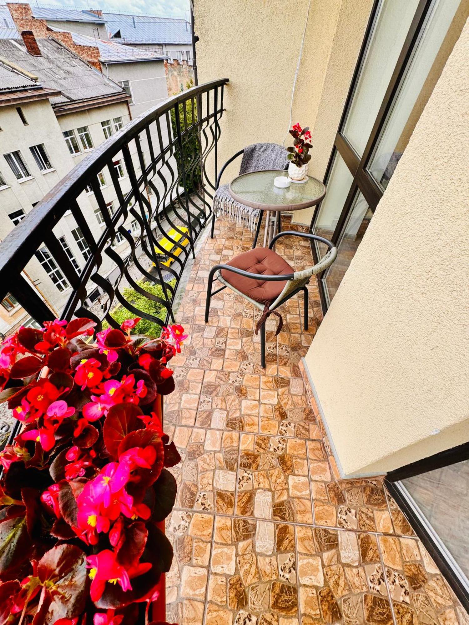 Apartaments Sichovyh Strilciv 68A Ивано-Франковск Экстерьер фото